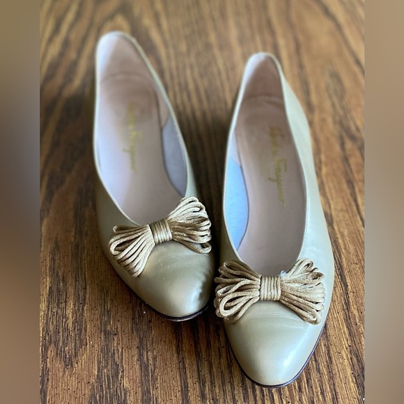 Ferragamo size 9 1/2 AA - Picture 2 of 4